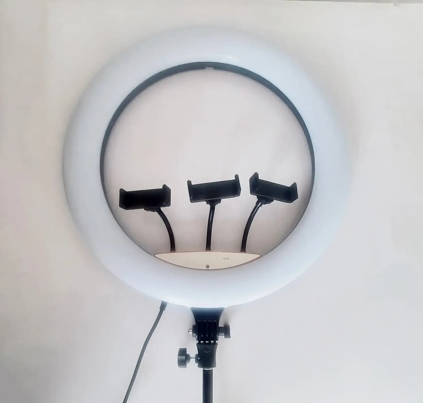 18-inch-RGB-Ring-Light-4.webp