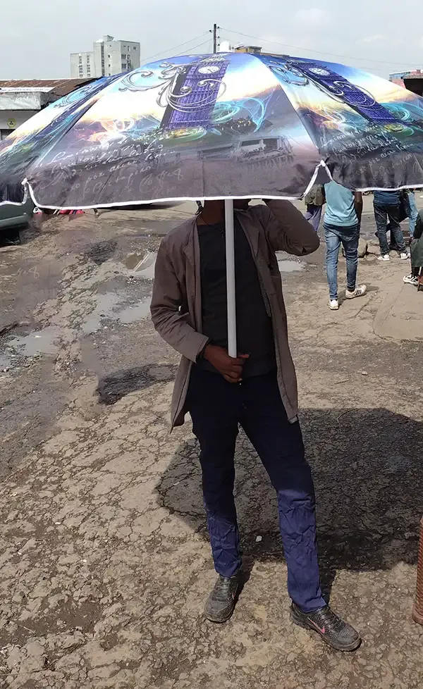 Random-Pattern-Printed-Table-Umbrella-7.webp