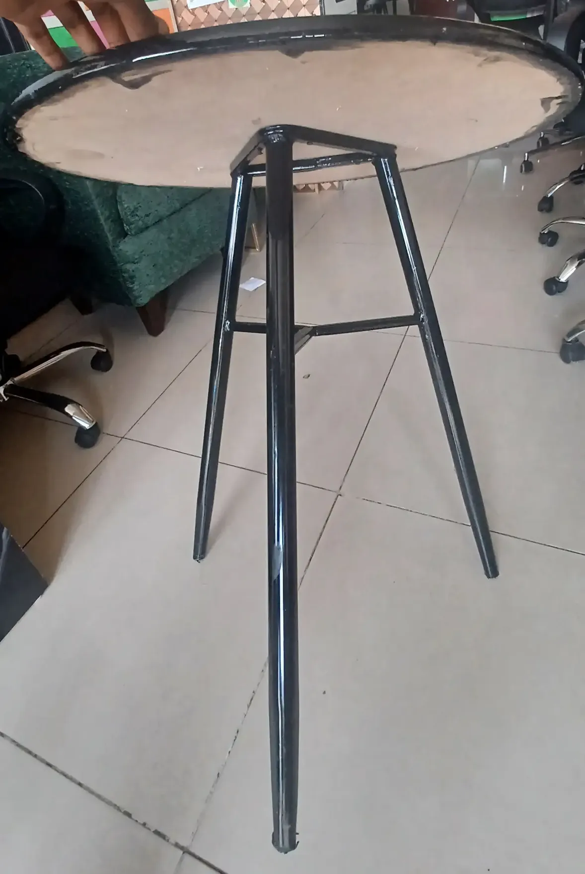 Tri-leg-Epoxy-Table-4.webp