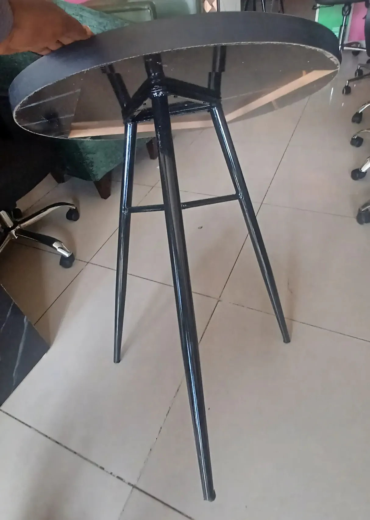 Tri-leg-MDF-Chair-3.webp