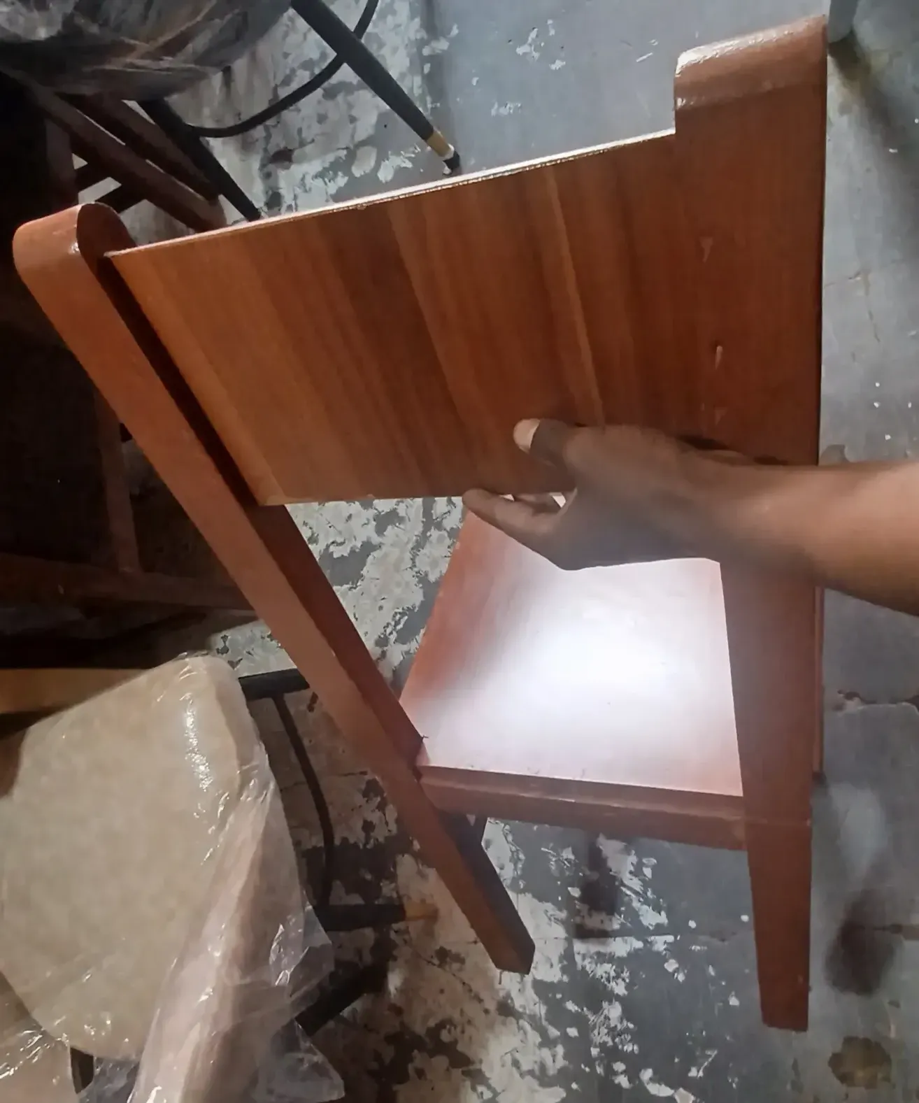 Ordinary-MDF-Dining-Table-1-e1755413265710.webp