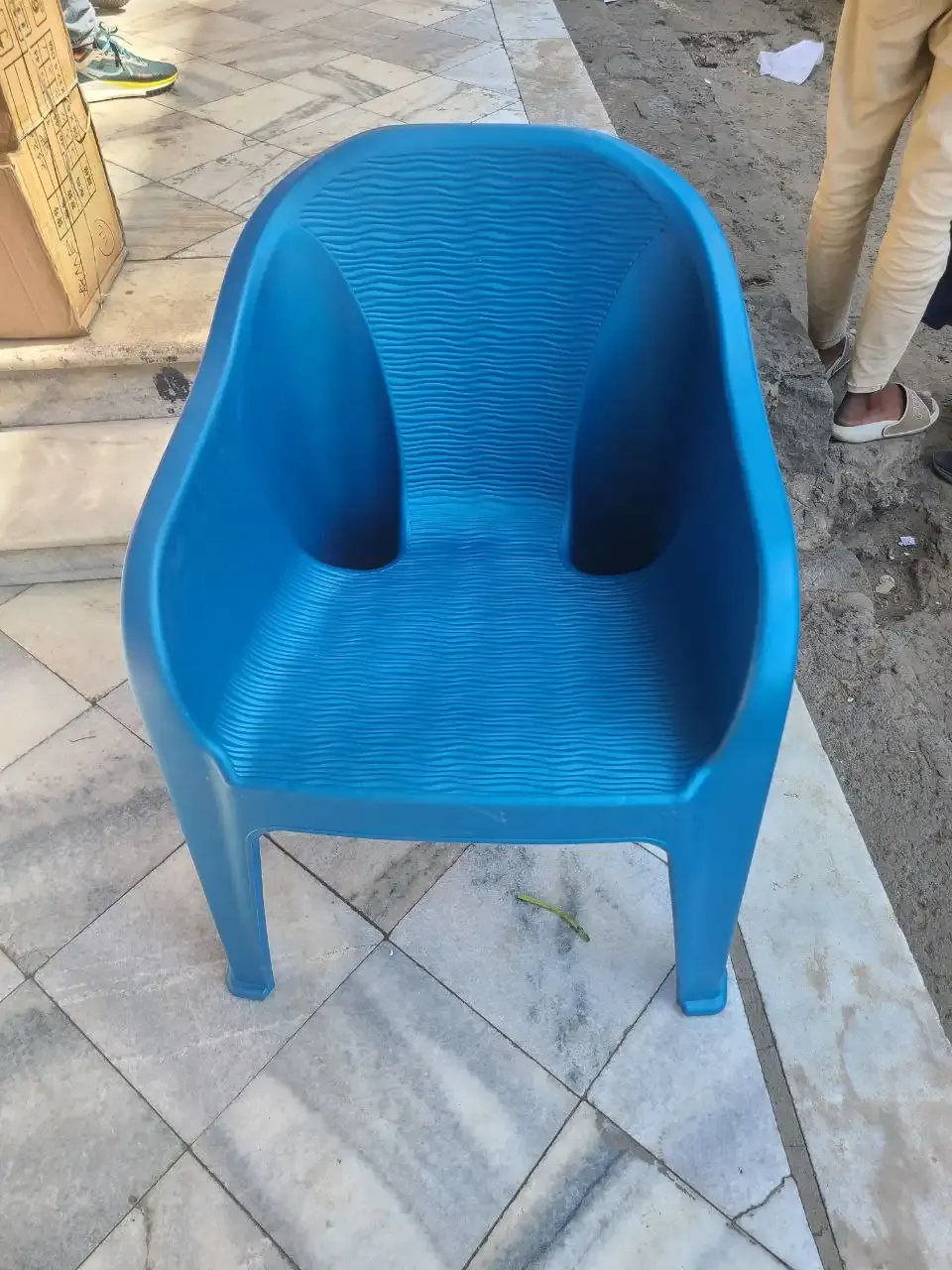Green-Plastic-Hollow-Chair-2-2.webp