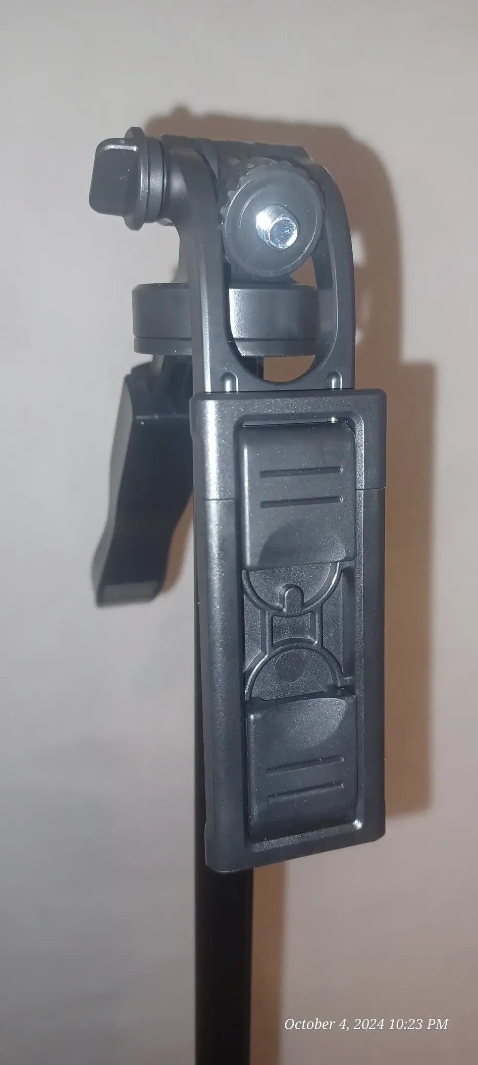 Face-Tracking-Phone-Camera-Holder-3-scaled-e1755342219340.webp