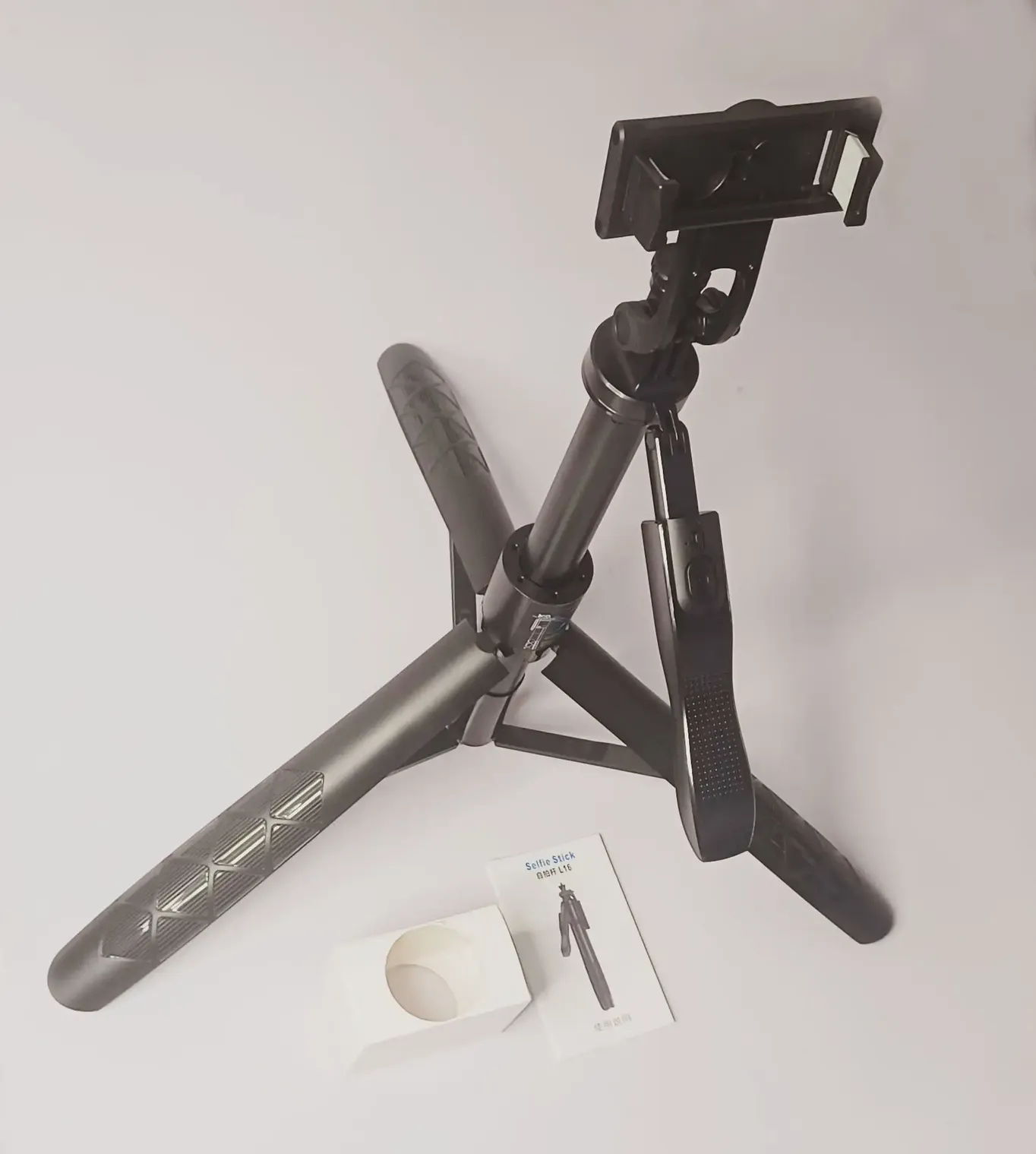 Face-Tracking-Phone-Camera-Holder-16.webp