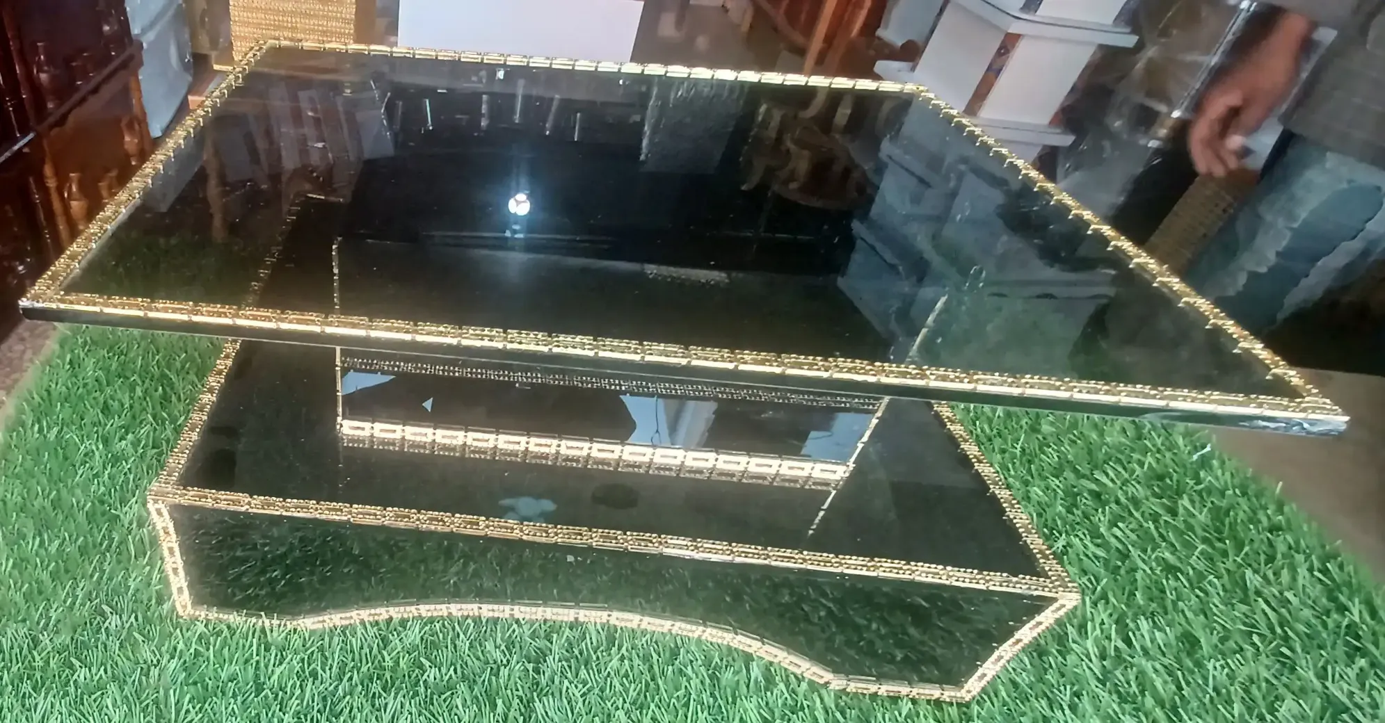 Matte-Black-Semi-Transparent-Glass-Rekebot-2.webp