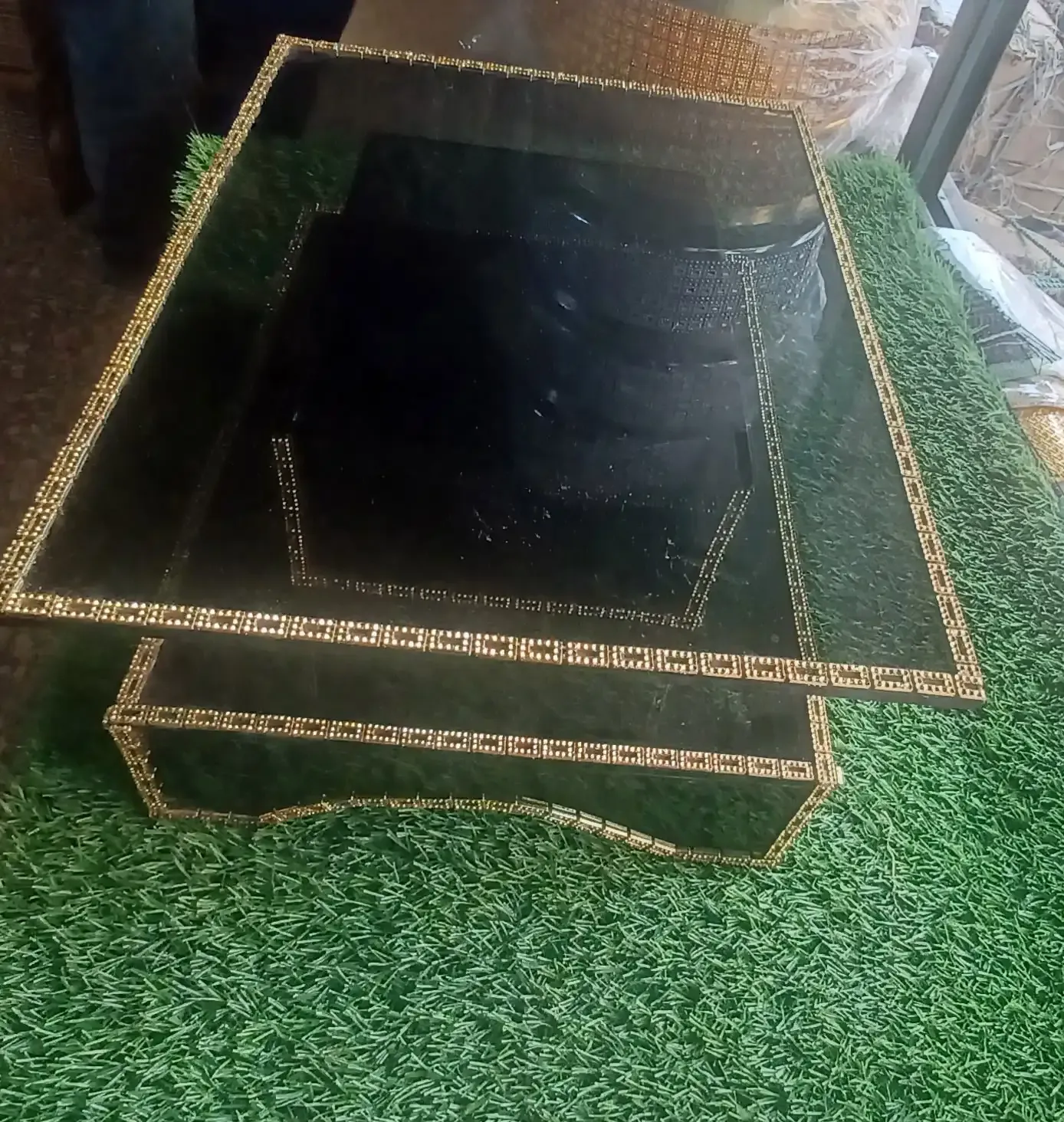Matte-Black-Semi-Transparent-Glass-Rekebot-4.webp