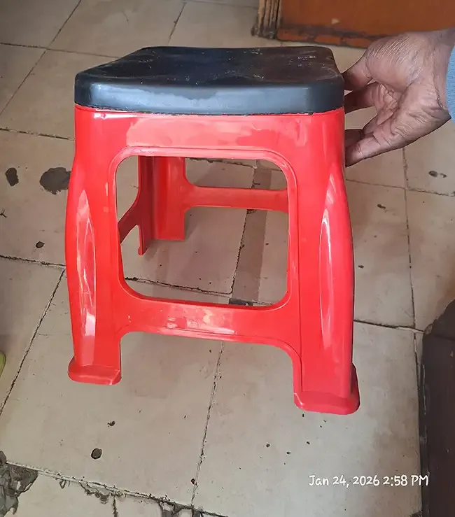 Top-Covered-Rectangular-Mini-Plastic-Chair-4.webp