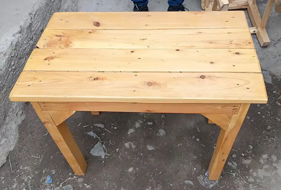 40 By 60 Wooden Cafe Mini Table | ከእንጨት የተሰራ የካፌ ጠረጴዛ