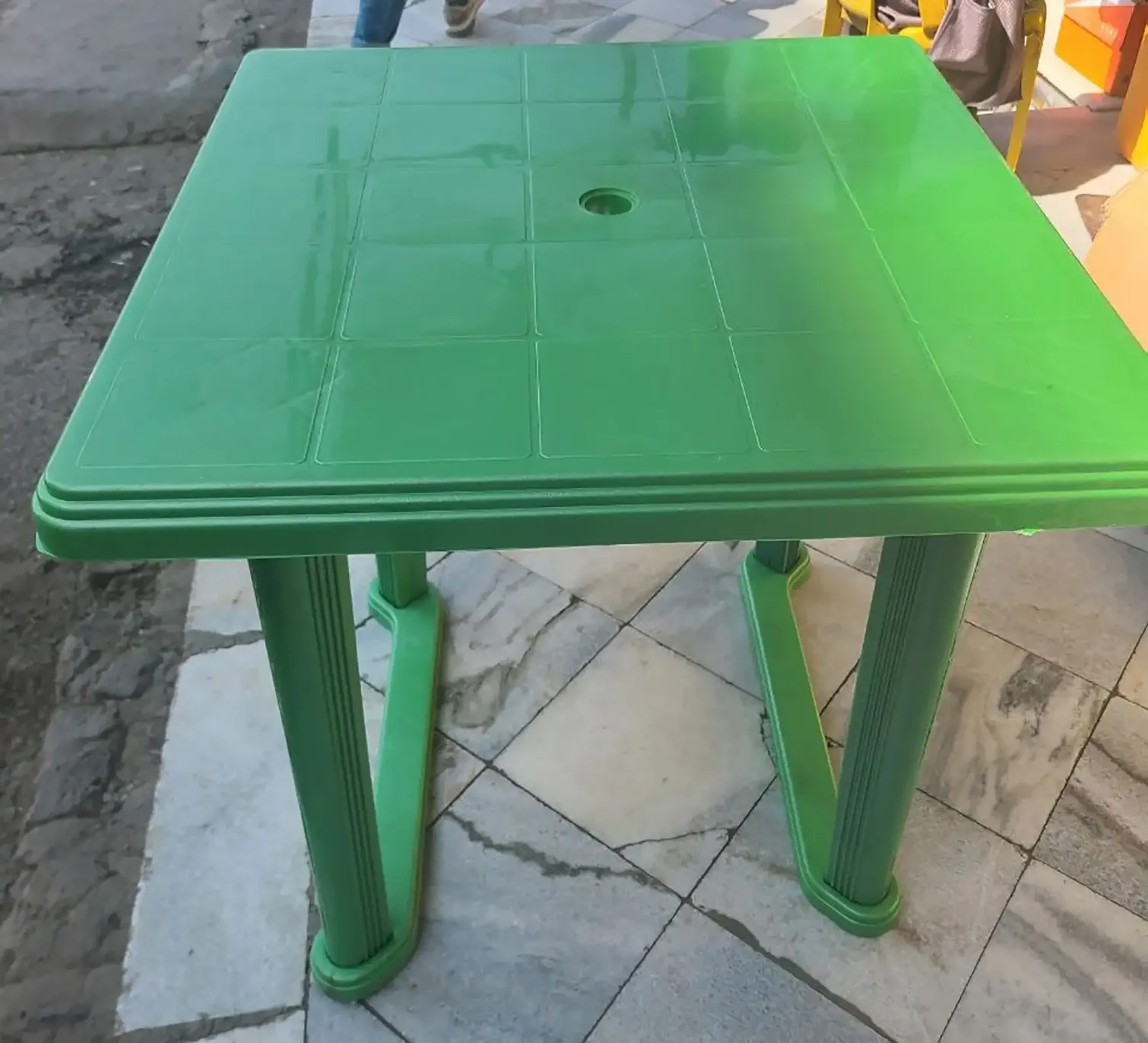 80 By 80 Cm Green Plastic Table | እግሩ የሚነቃቀል ነው