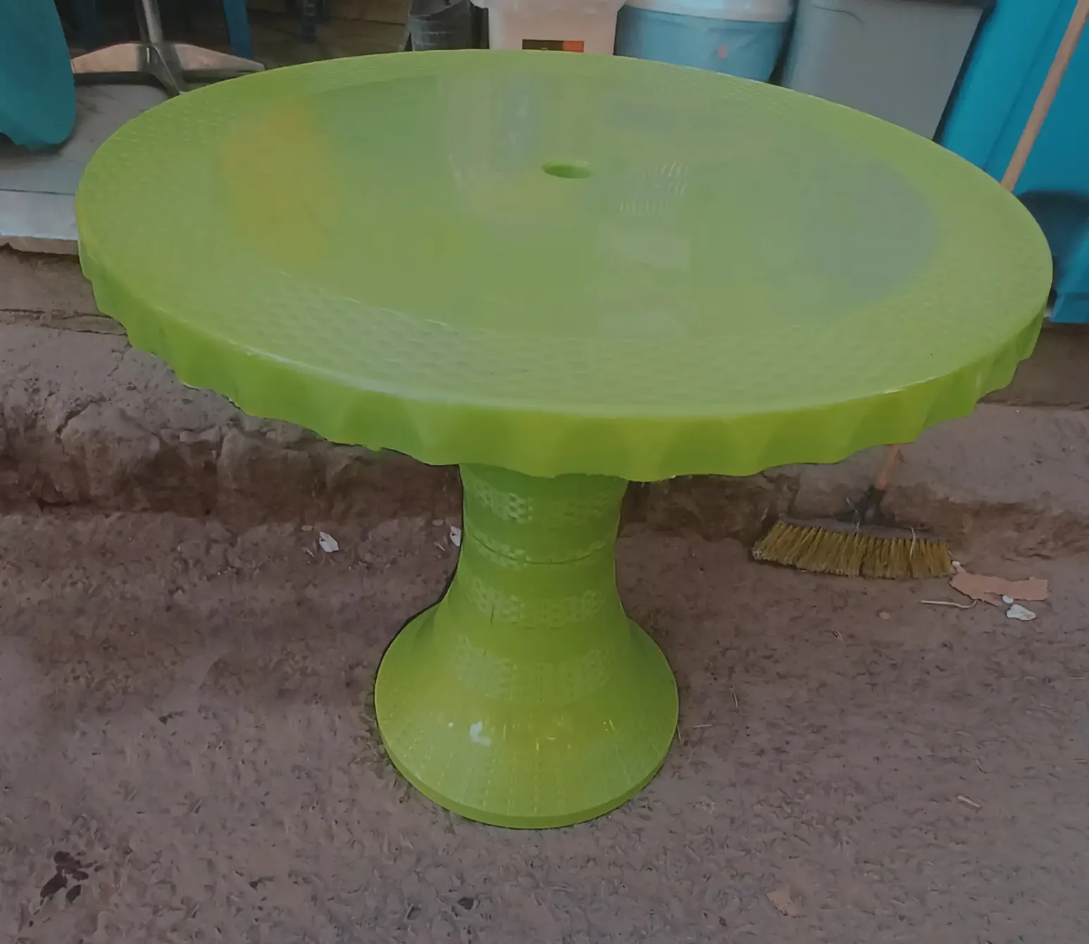 Mesob-shaped 80cm Diameter Cafe Plastic Table