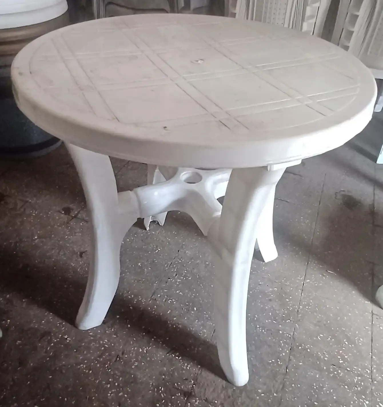 60 Cm Circular Plastic Table